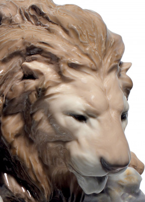 статуэтка "Притаившийся лев"