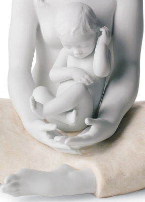 статуэтка "Мать"