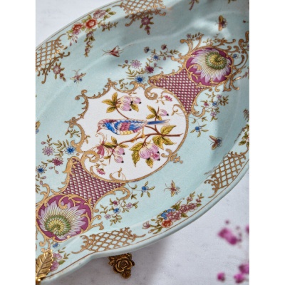 Блюдо с бабочками